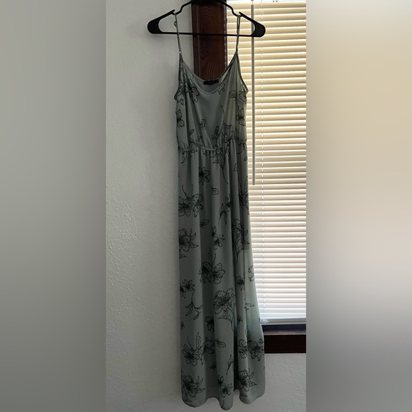 Forever 21 Floral Sun Dress Size Medium - Picture 3 of 4